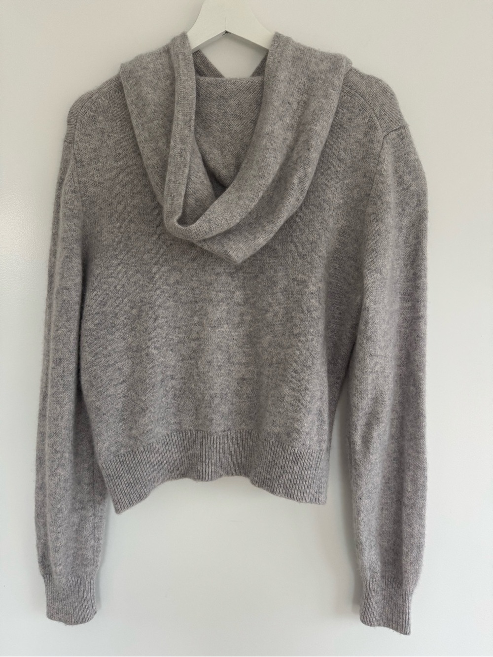 Aritzia the group babaton light grey cashmere hoodie sweater - Picture 2 of 5